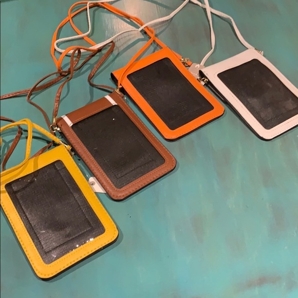 Sports Cellphone Purse - Picture 2 of 5